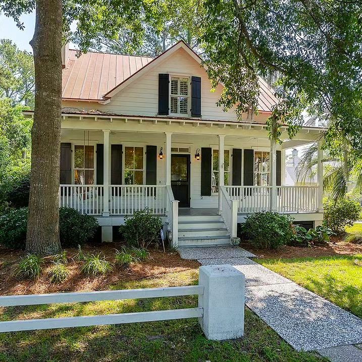 allisonramseyarchitects Check out our Plan of the Day: Coosaw River Cottage Plan C0030. Photo is from Habersham, South Carolina. Details are on our website: allisonramseyarchitect.com/plans/coosaw-r…