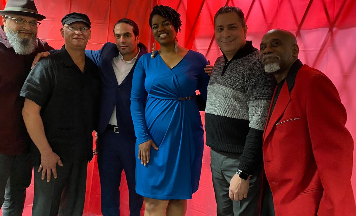 downtownakron's tweet image. Wednesday = Weekend TODAY after work! Join us on the Plaza for Happy Hour 5-6 pm, Line Dancing 5:15-6:15, music with @victorsguitar 6:15-7, &amp;amp; Live &amp;amp; Local with Latin Jazz Players from 7-9. #ItsAParty #downtownAkron #liveMusic #SummerVibes