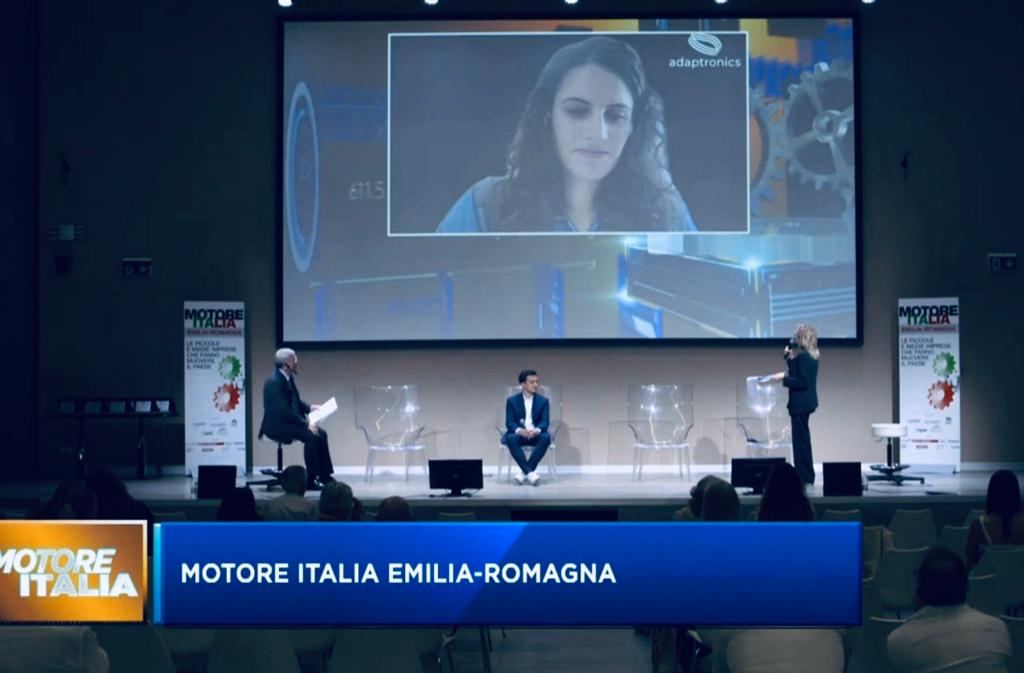 MilanoFinanza's tweet image. Conti (#AdapTronics): «Con la nostra #tecnologia reinventiamo il modo di prendere gli oggetti, in particolare a macchinari e bracci #robotici, grazie a una sorta di colla elettrostatica». Qui la diretta: t.ly/GRvjl #motoreitaliaemiliaromagna2023