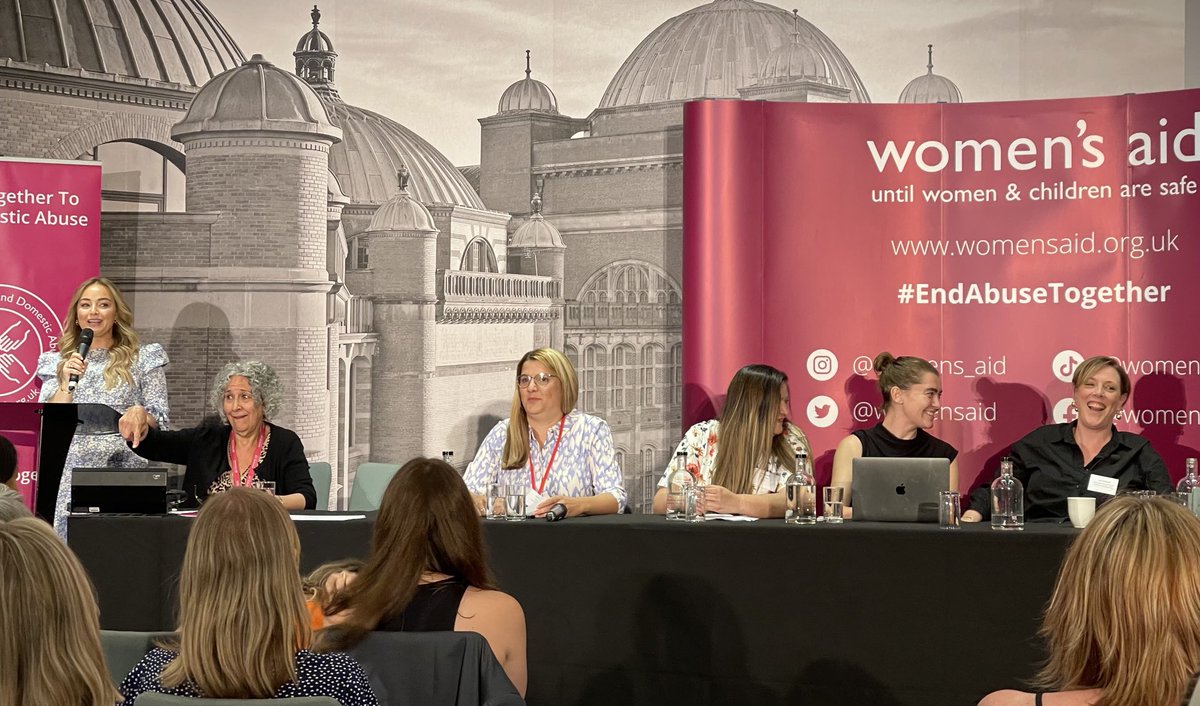 An action pic from ⁦@womensaid⁩ conference where brilliant colleagues including ⁦@havensheffield⁩ ⁦and ⁦@jessphillips⁩ speak about the important role of early intervention, training and school programmes in ending domestic abuse. #endabusetogether