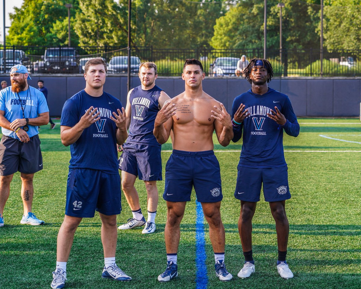 NovaFbRecruit's tweet photo. Positive \\V//ibes Only!!! #TapTheRock https://t.co/dJnFTpwMse