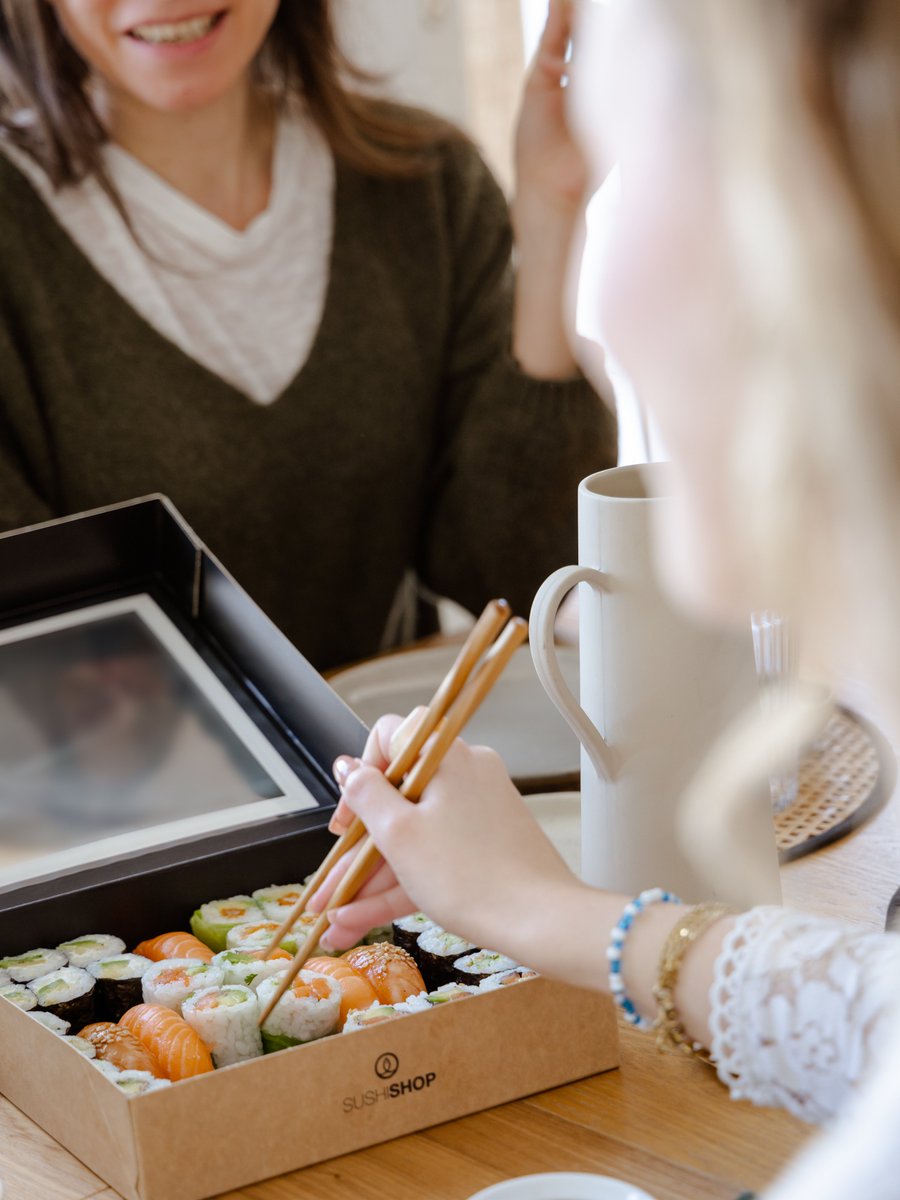 Cet été, continuez à déguster la Happy Sushi Box à un prix de 26,90€ !
Disponible en Click &amp; Collect et à emporter, faites de vos mercredis une journée de gourmandise 😍 #SushiShop #HSB