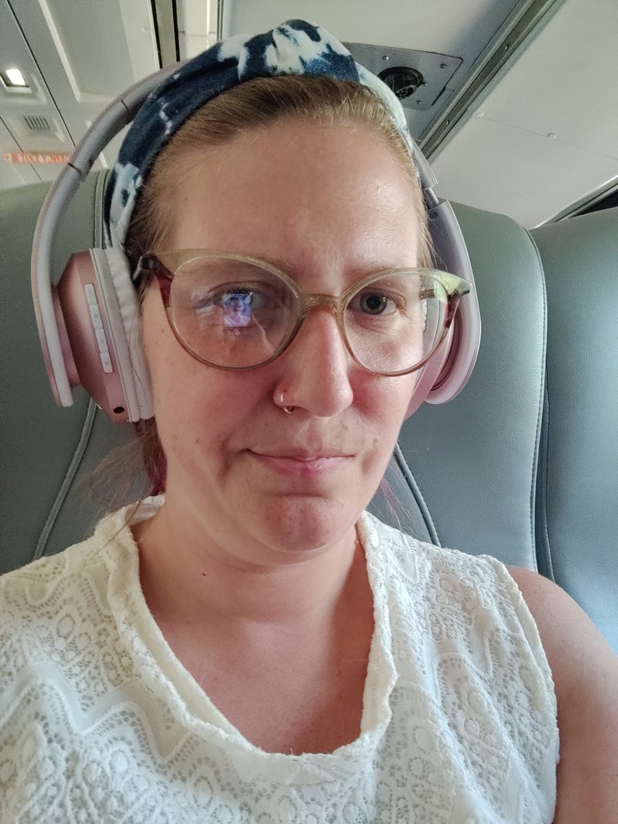 spraragen09's tweet photo. Catching up on @ChainsawsClaws  on the way to the city. Thankful Amtrak is back up today 😅 https://t.co/rsrmoaIUsV