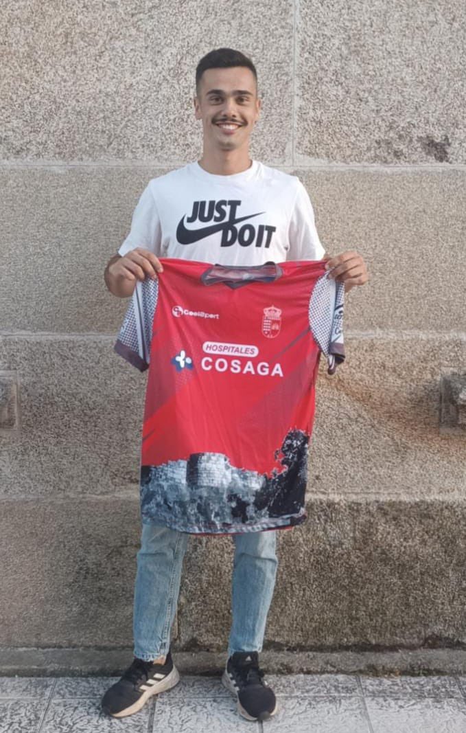 CfPeroxa's tweet photo. 🔊 REFICHAXE 🔊

👤 Andoni
📍 lateral izquierdo 
📆 23 anos 
⚔️ Irixo cf

SEXTA INCORPORACIÓN.

Despois de xogar a segunda volta no equipo do seu pobo na segunda rexional, o lateral de carballiño volve a probar sorte no Marco!!!

Multiplicando a aposta!!!

#mereceraapena https://t.co/xFfZCJSnDm