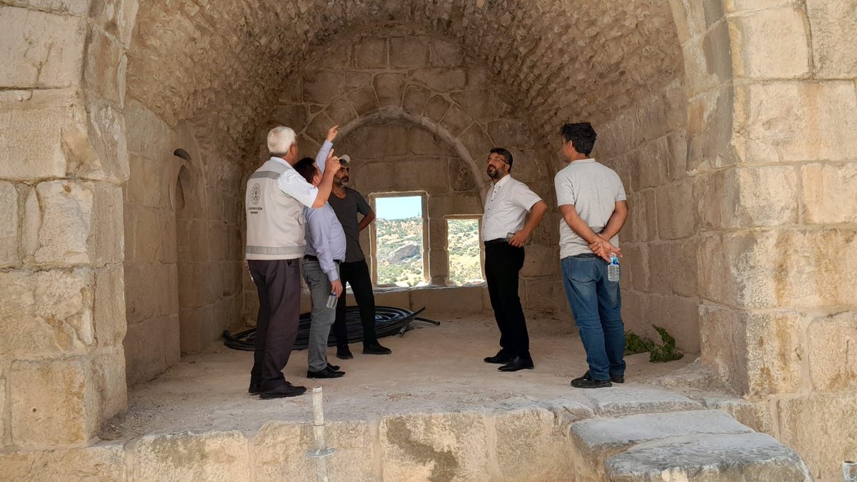 ADKulturTurizm's tweet photo. 06 Şubat 2023 Kahramanmaraş Depremi sebebiyle hasar gören Yeni Kale I Kahta’da başlayan restorasyon çalışmaları, İl Müdürümüz Abuzer Gelse ve Müze Müdürü Mehmet Alkan tarafından yerinde incelendi. https://t.co/Ymc0ZFA3AE