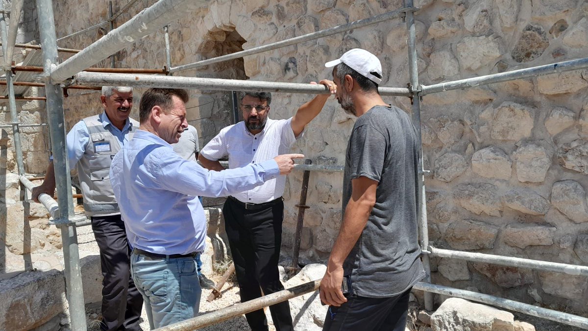 ADKulturTurizm's tweet photo. 06 Şubat 2023 Kahramanmaraş Depremi sebebiyle hasar gören Yeni Kale I Kahta’da başlayan restorasyon çalışmaları, İl Müdürümüz Abuzer Gelse ve Müze Müdürü Mehmet Alkan tarafından yerinde incelendi. https://t.co/Ymc0ZFA3AE