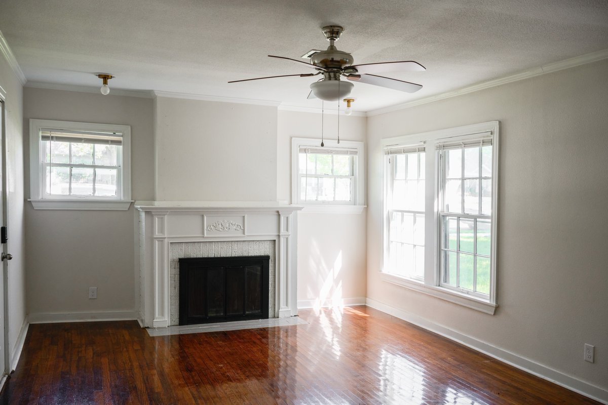 We wanted to create more impact on the main wall in this #minireni living room. We knew the homeowner wanted more color and pattern here, so we played up the fireplace and transformed this blank canvas into a colorful, character-filled living space. (magno.li/mr2livingroom)