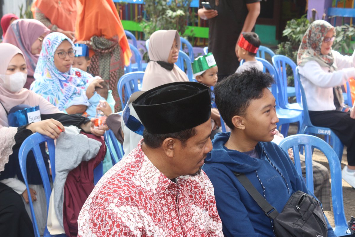 Bambangsutop0's tweet image. Memberikan sambutan pada Acara MPLS dan Seminar pendidikan dengan tema &quot;Memaksimalkan Kecerdasan Anak usia dini&quot;, Ahad , 9 Juli 2023 Jam  08.00 - 11.00 di TKIT Ruhama, Mekarjaya, Depok berjalan lancar. #seminar #kecerdasananak #paud #tkitruhama #tk #pendidikan #mpls #siswabaru