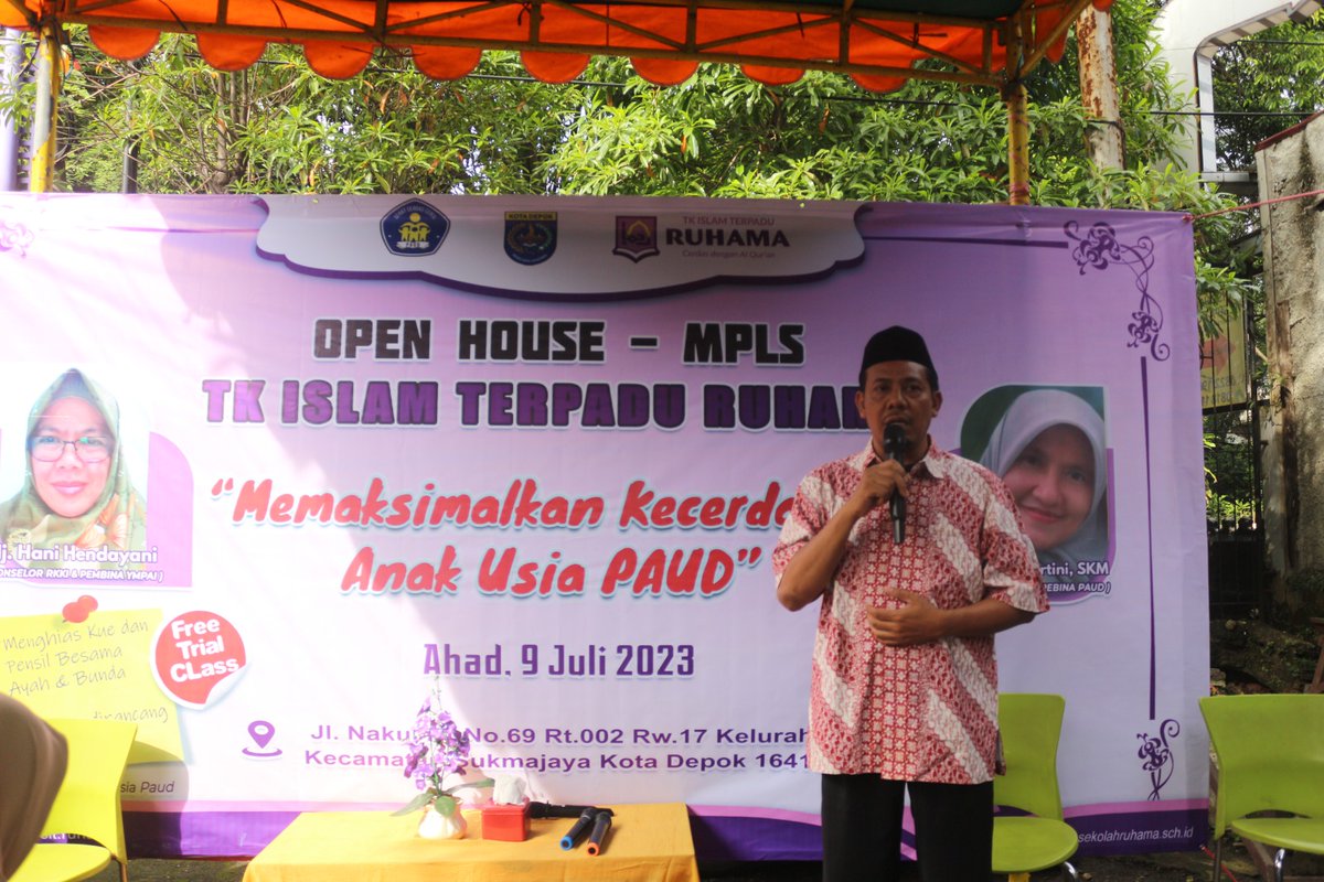 Bambangsutop0's tweet image. Memberikan sambutan pada Acara MPLS dan Seminar pendidikan dengan tema &quot;Memaksimalkan Kecerdasan Anak usia dini&quot;, Ahad , 9 Juli 2023 Jam  08.00 - 11.00 di TKIT Ruhama, Mekarjaya, Depok berjalan lancar. #seminar #kecerdasananak #paud #tkitruhama #tk #pendidikan #mpls #siswabaru