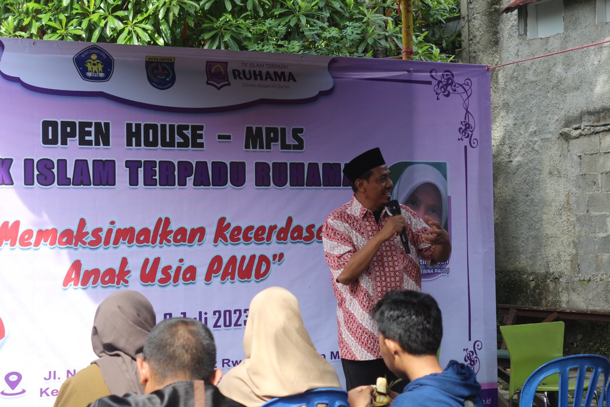 Bambangsutop0's tweet image. Memberikan sambutan pada Acara MPLS dan Seminar pendidikan dengan tema &quot;Memaksimalkan Kecerdasan Anak usia dini&quot;, Ahad , 9 Juli 2023 Jam  08.00 - 11.00 di TKIT Ruhama, Mekarjaya, Depok berjalan lancar. #seminar #kecerdasananak #paud #tkitruhama #tk #pendidikan #mpls #siswabaru