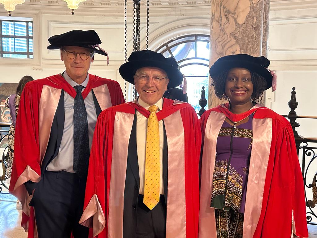 DoctorGladys's tweet photo. Together with two other Doctoral recipients today at the @RoyalVetCollege, Prof Robin Franklin and Prof Michael Edward Heritage.
Thank you very much @RoyalVetCollege and congratulations to all the graduates!
#RVCGrad23 #OneHealth #WalkingWithGorillas https://t.co/ITOR3foUgZ