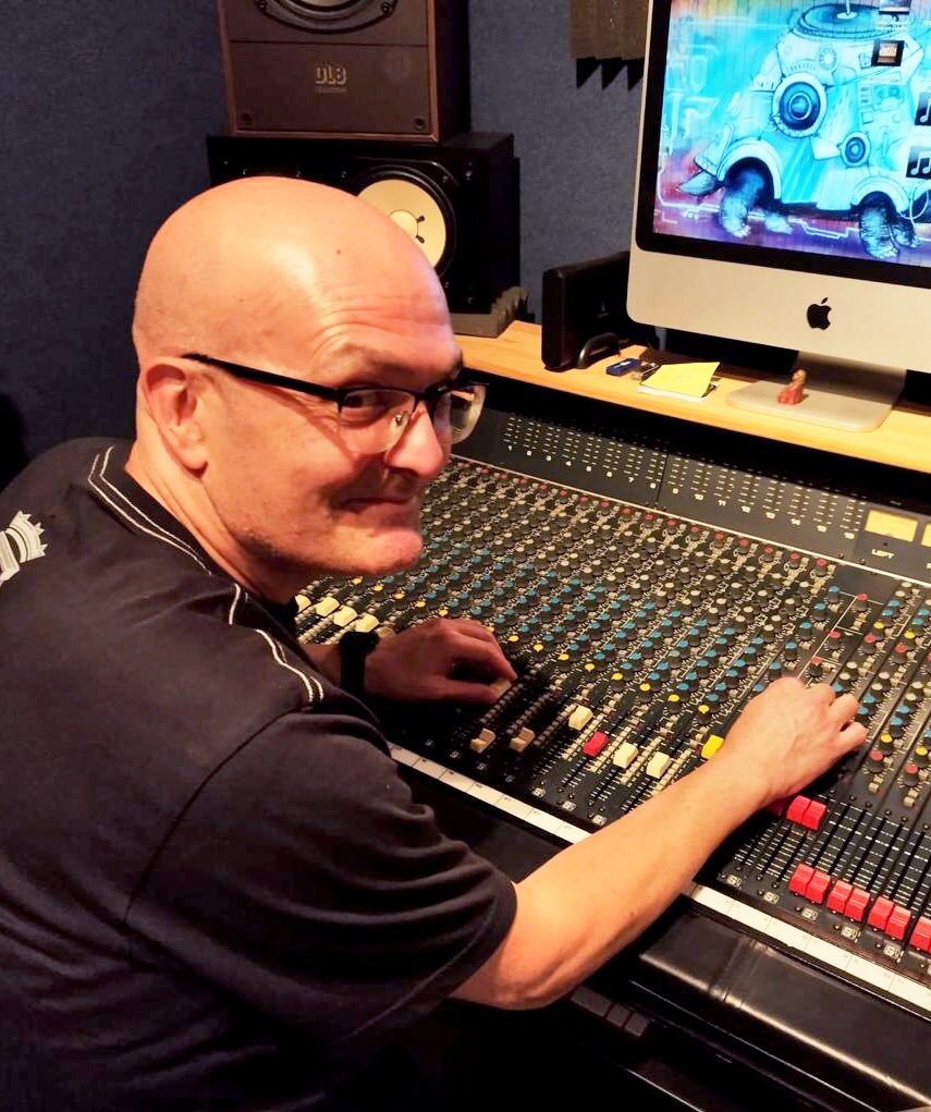 cosmicsonicfor1's tweet image. MEETING AFTER 30 YEARS WITH THIS LADY AGAIN ( SOUNDCRAFT 6000)

🌍🙏❤️ORIGINS❤️🙏🌍

#soundcraft #Studiolife #multitrack #cosmicsonicforce #eddymendez #soundengineer