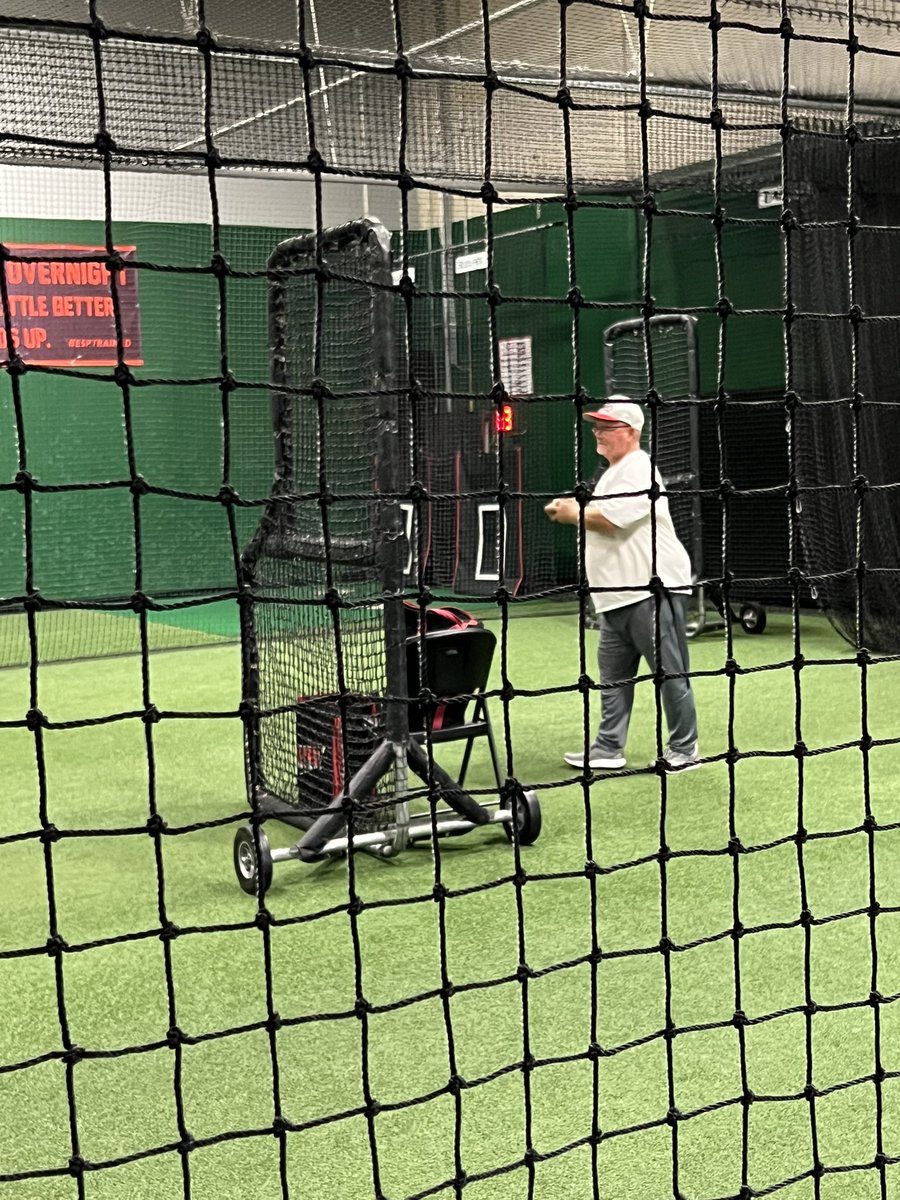 TaddGibby24's tweet photo. The @EspAm2026 guys getting after it today in the cage …..weather forecast —> no rain indoors  #ESPTrained #ESPPBRScoutDay @PBRIllinois @PBR_Uncommitted @ZachToma2424 @aj_baron23 @daveMedlin4 https://t.co/d6PBwlQFi1