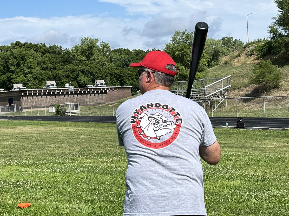 KCKPSHR's tweet photo. The Fellows are wrapping up their Summer Institute with their teaching demonstrations. Can you guess what class subject this is? 🤔#iamkckps #kckpshr #fellowsprogram #BetterEveryDay @KIMSMIT04321626 @kckschools https://t.co/qveUinrtIP