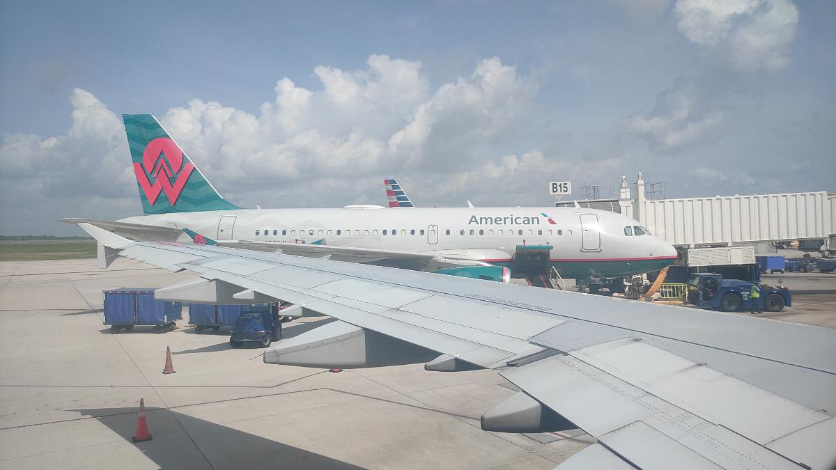 TheresaCrean1's tweet photo. Flying out of MSY and saw this American Airlines retro livery for American West. 😍 Don’t see this too often outside of the west coast. #flyneworleans #flymsy #nola @flyneworleans https://t.co/ellyRPnuxV