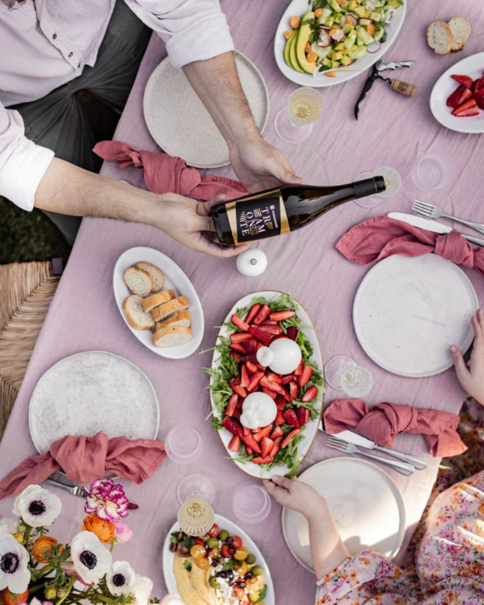 Leggi le ricette ideate da @Frollemente sul nostro blog🥂
3 Insalate estive a prova di afa, per dei pranzetti freschi da abbinare a un bicchiere ghiacciato del nostro chardonnay #Tramonte.

vignamaggio.com/it/blog/post/i…