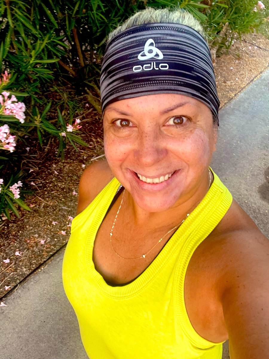 RGVTuffy's tweet photo. Whaaaa??? Me up early? Yep, 5K to start the day. Run/walk in the neighborhood with a chat here and there. Happy #HumpDayMotivation 🤩
#TKR #CTCL #Hashis #GoodVibes https://t.co/pthfQDa39r