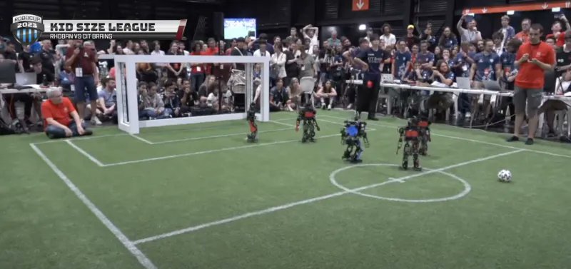 CNRS Sciences informatiques (@cnrsinformatics) on Twitter photo #Distinctions 🏆 | L'équipe <a href="/RhobanRobots/">Rhoban</a> du <a href="/labriOfficial/">LaBRI</a> est championne de la #RoboCup2023, la plus grande compétition de #robotique et d'#IntelligenceArtificielle au monde 🤖⚽️👏
➡️ ins2i.cnrs.fr/fr/cnrsinfo/le…
🤝 <a href="/CNRSAquitaine/">CNRS Aquitaine</a> <a href="/BordeauxINP/">Bordeaux INP</a> <a href="/univbordeaux/">Université de Bordeaux</a> <a href="/RoboCup2023/">RoboCup2023 Bordeaux</a> #IA #Distinctions 🏆 | L'équipe <a href="/RhobanRobots/">Rhoban</a> du <a href="/labriOfficial/">LaBRI</a> est championne de la #RoboCup2023, la plus grande compétition de #robotique et d'#IntelligenceArtificielle au monde 🤖⚽️👏
➡️ ins2i.cnrs.fr/fr/cnrsinfo/le…
🤝 <a href="/CNRSAquitaine/">CNRS Aquitaine</a> <a href="/BordeauxINP/">Bordeaux INP</a> <a href="/univbordeaux/">Université de Bordeaux</a> <a href="/RoboCup2023/">RoboCup2023 Bordeaux</a> #IA