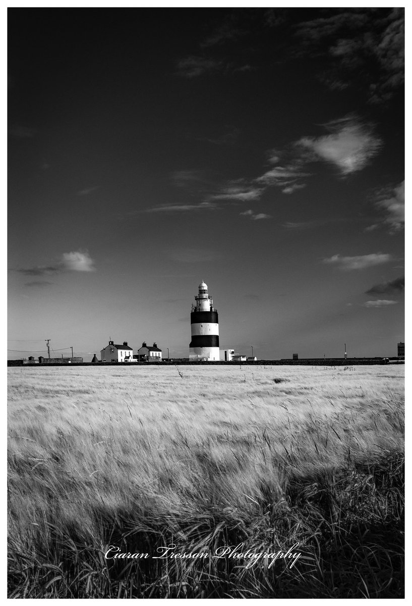 ctresson's tweet photo. Took a spin down to Hook Head yesterday and stuck for sunset. Glad I did, it didn't disappoint https://t.co/gSlWLCejb4
