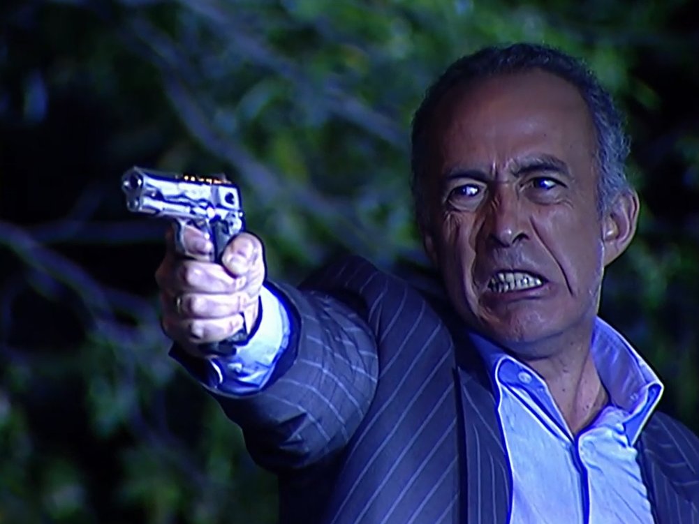 xLaTormenta's tweet photo. #LaTormenta #LaTormentaNova #LT153 Ariana se interpone entre Santos y su padre y termina recibiendo un disparo de Santino. https://t.co/IVQAUgaer5