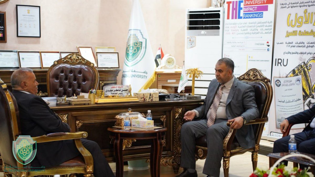 Mus_college's tweet photo. أستقبل الأستاذ الدكتور حسن شاكر مجدي رئيس جامعة المستقبل  السيد مهدي صالح العوادي مدير عام تربية بابل يوم الاثنين الموافق 10/7/2023 والوفد المرافق له وقد اجرى الضيف جولة على المراكز الامتحانية للامتحانات العامة النهائية للدراسة الإعدادية المستضافة في جامعة المستقبل. https://t.co/q9LWzlOmMs