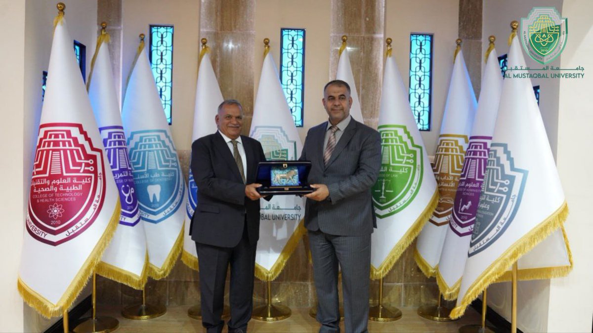Mus_college's tweet photo. أستقبل الأستاذ الدكتور حسن شاكر مجدي رئيس جامعة المستقبل  السيد مهدي صالح العوادي مدير عام تربية بابل يوم الاثنين الموافق 10/7/2023 والوفد المرافق له وقد اجرى الضيف جولة على المراكز الامتحانية للامتحانات العامة النهائية للدراسة الإعدادية المستضافة في جامعة المستقبل. https://t.co/q9LWzlOmMs