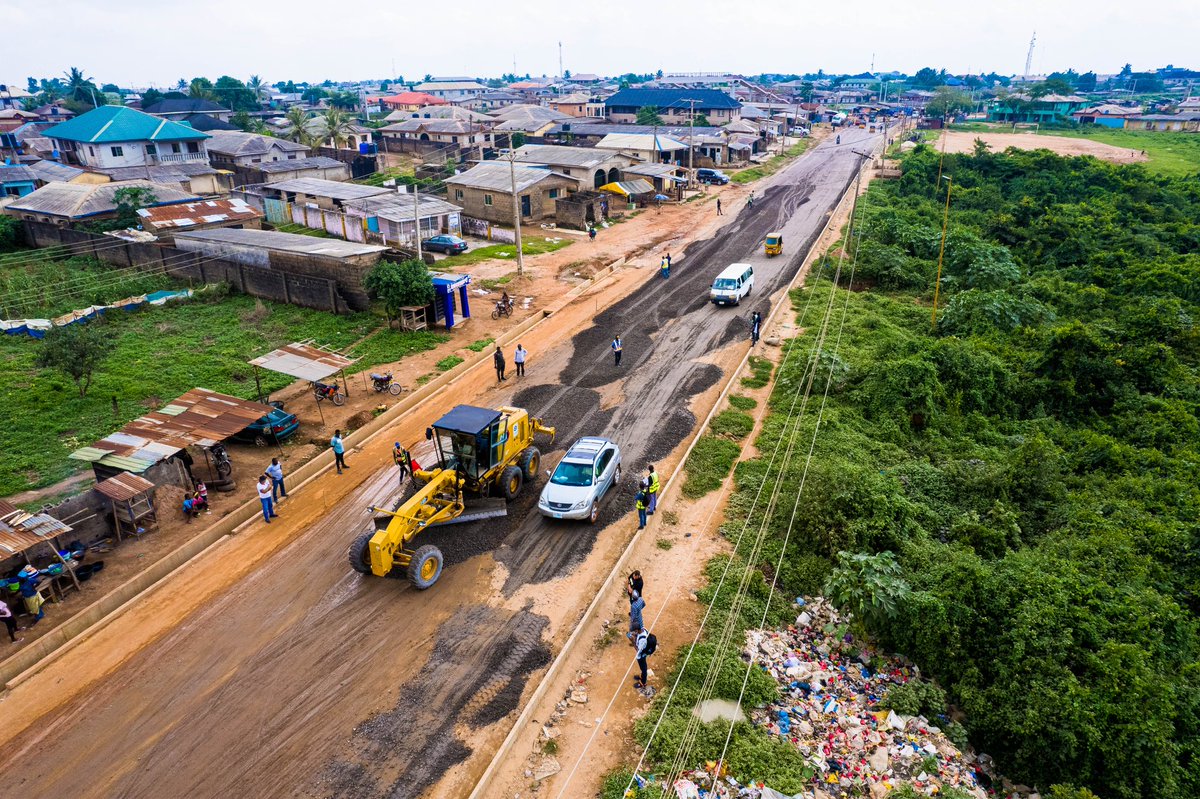 DapoAbiodunCON's tweet photo. Engineers are currently working at the Sango Ota-Ijoko-Akute-Alagbole road, whose reconstruction project has been divided into phases. https://t.co/zYdqPzIbtH