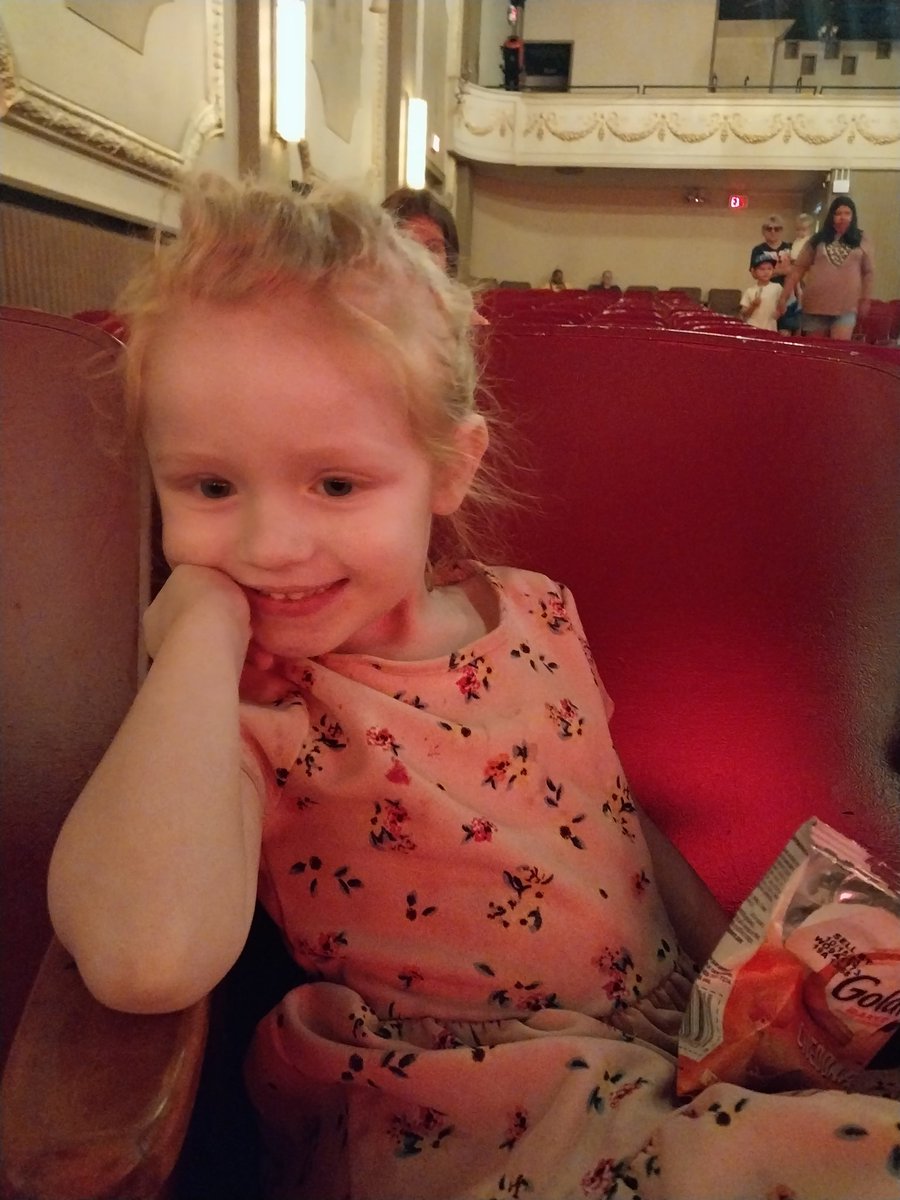 Selingqua16's tweet photo. She is super excited for the show to start! It's the last show at the Collins for the summer reading program #monkeyprincess #tommyterrific https://t.co/RhxuduQQ2b