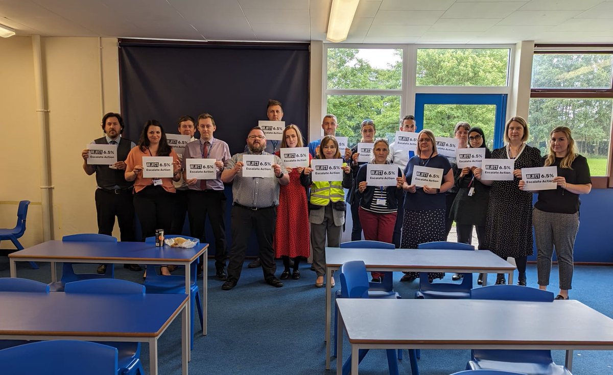 educatorssayno's tweet photo. Educators at Walton-le-Dale High School say No to a pay rise of 6.5%
#NoTo6point5 #EducatorsSayNo https://t.co/2I7xNaa2mG
