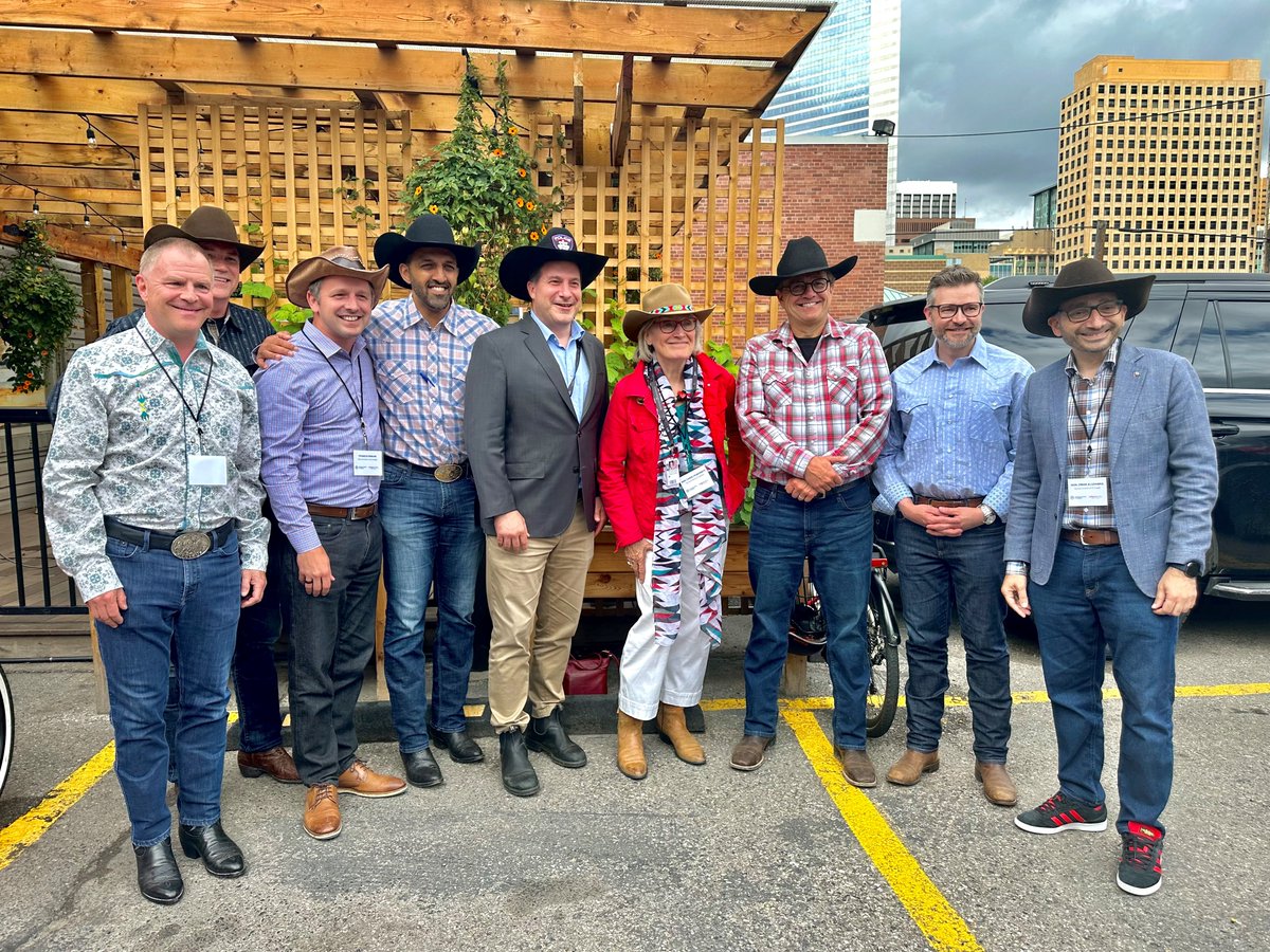 BizCouncilAB's tweet photo. Yesterday in partnership with @calgaryeconomic we were pleased to host business and political leaders from all walks of life to celebrate a shared commitment to enhanced social and economic prosperity for all Calgarians &amp; Albertans. Thank you to all who joined! https://t.co/SOphIQg4E7