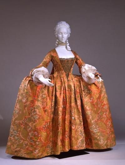 18thCent_Kitty's tweet photo. #FridayNightFrills 18th Century Court Mantua, c.1740 https://t.co/Ri757fnS3D