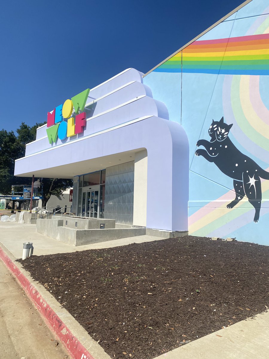 media day <a href="/MeowWolfGvine/">Meow Wolf Grapevine</a>! opening this friday! all the tea and pics to come🐱🐺