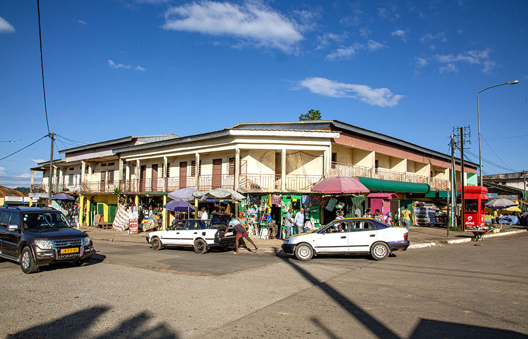 dminkoh's tweet photo. Découvrez en images #oyem la capitale de la province septentoriale du Woleu-Ntem. Avec une agglomération de 80000 ames, c'est la 4e ville la + peuplée du pays après Libreville,Port-Gentil et Franceville.Offrez-vous l'#Afrique en images sur: https://t.co/SXoZjrnBun
#gabon #tourism https://t.co/Z7D952Aim9