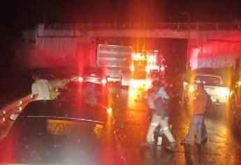 NOTIVER's tweet image. ES #TERRIBLE #GOBIERNO #INCAPAZ #ARODILALDO ANTE #CRIMINALES
#ASALTO #MASIVO EN #CUMBRES DE #MALTRATA
#Atracaron a decenas de #familias 
#Veracruz
#Inseguridad 
notiver.com.mx/?p=292489&amp;amp;prev…