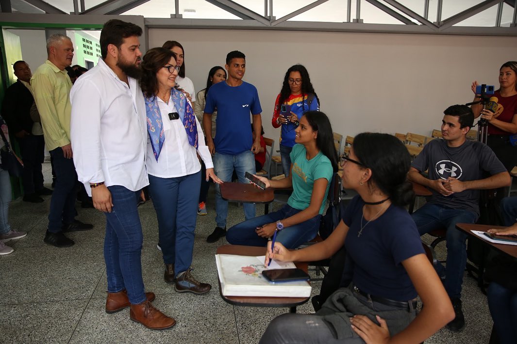 gobmonagasve's tweet photo. El gobernador Ernesto Luna y la alcaldesa Ana Fuentes acompañaron a Jacqueline Faria, presidenta de la @MVzlaBella, en un recorrido por los trabajos que se realizan en el campus de Los Guaritos de la UDO Monagas.

#Monagas #Maturin #LaPoesíaNosUne 
@NicolasMaduro @JacquelinePSUV https://t.co/xlLWnKrVfy