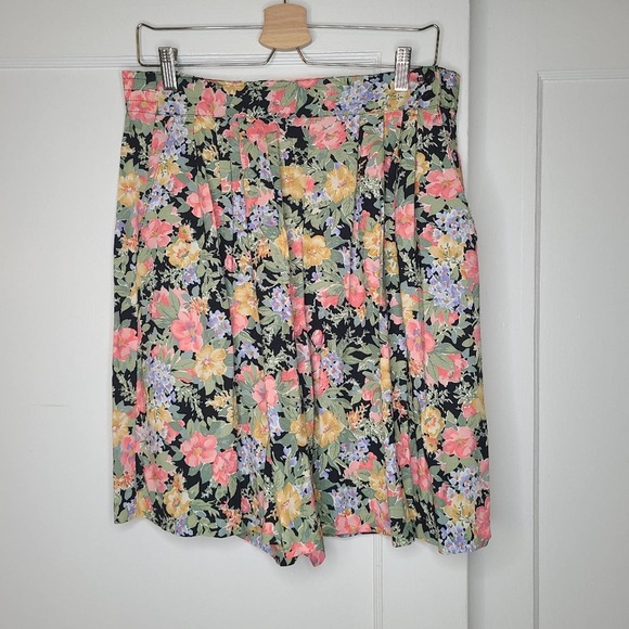 nickerson_gerry's tweet photo. So good I had to share! Check out all the items I'm loving on @Poshmarkapp from @jensown #poshmark #fashion #style #shopmycloset #jcrewfactory #lafayette148newyork #vintage: https://t.co/ZnBlxnPN9J https://t.co/elcE6Kn2v0