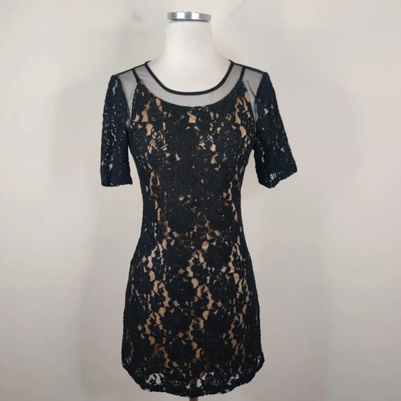 SwampPicker's tweet photo. So good I had to share! Check out all the items I'm loving on @Poshmarkapp from @dallas_dara #poshmark #fashion #style #shopmycloset #allsaints #afrm #agolde: https://t.co/d5FmKbtWIg https://t.co/QFz4qg4vyZ