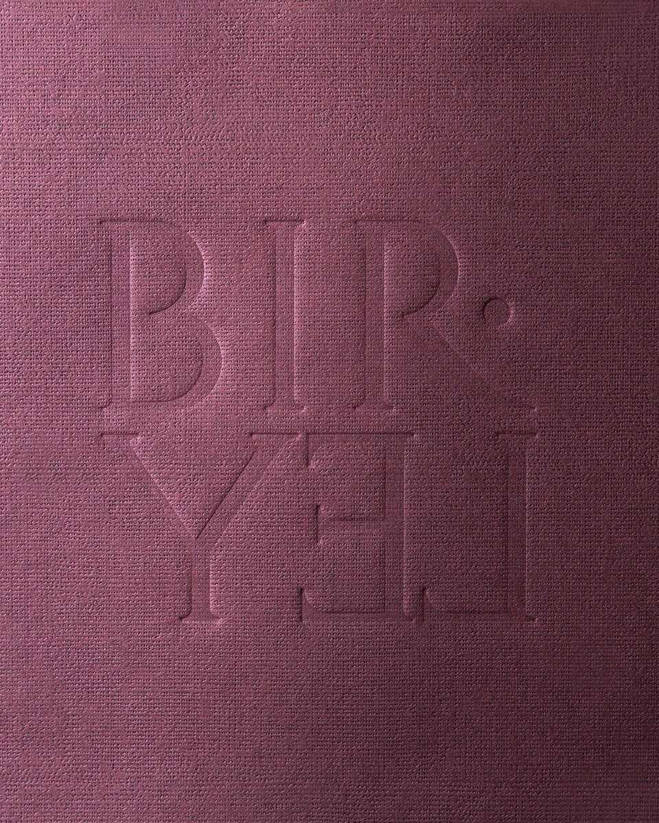 Great use of Gmunds bespoke embossing service for this stunning project! Gmund Colors Matt 04 was given this lovely texture before a further logo embossing.

Made for Birley Homeware, part of members club 5 Hertford Street.

#luxury #packaging #embossing #printfinishing