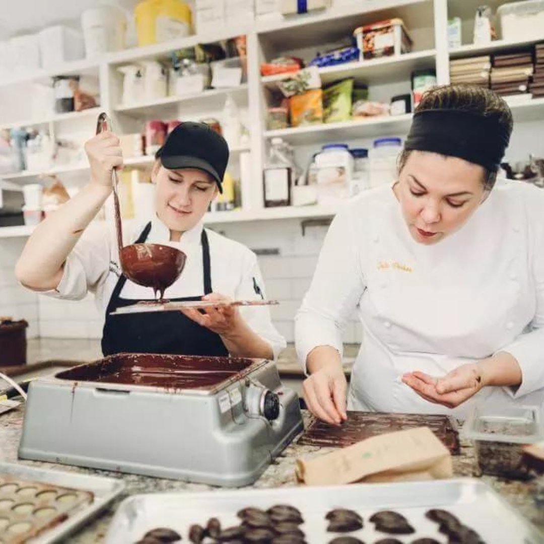 Do you know the best addresses to experience local flavours near Québec City? 🌽🧀🥐
Pack your bags and get ready for a foodie weekend getaway. 😎🚘 #quebeccite
 
👉 bit.ly/2DaysFoodie2023
