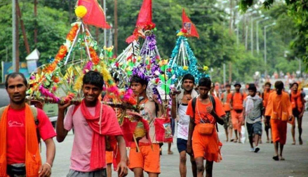 yuggavarrtak's tweet photo. जेव्हा एखादा मुस्लिम लाखो रुपये खर्च करून हजला जातो, कारण त्यांना अस वाटतं की तिथे गेल्या नंतर त्यांचे जुने पाप माफ होऊन जन्नत मिळते.जेव्हा तो जन्नतच्या नावावर लाखो रुपये खर्च करतो, यावर कोणाला ही आक्षेप असण्याच काहीच कारण नाही,त्यांचा पैसा आहे ते कुठेही खर्च करू शकतात.1 https://t.co/L1gynP4XAl