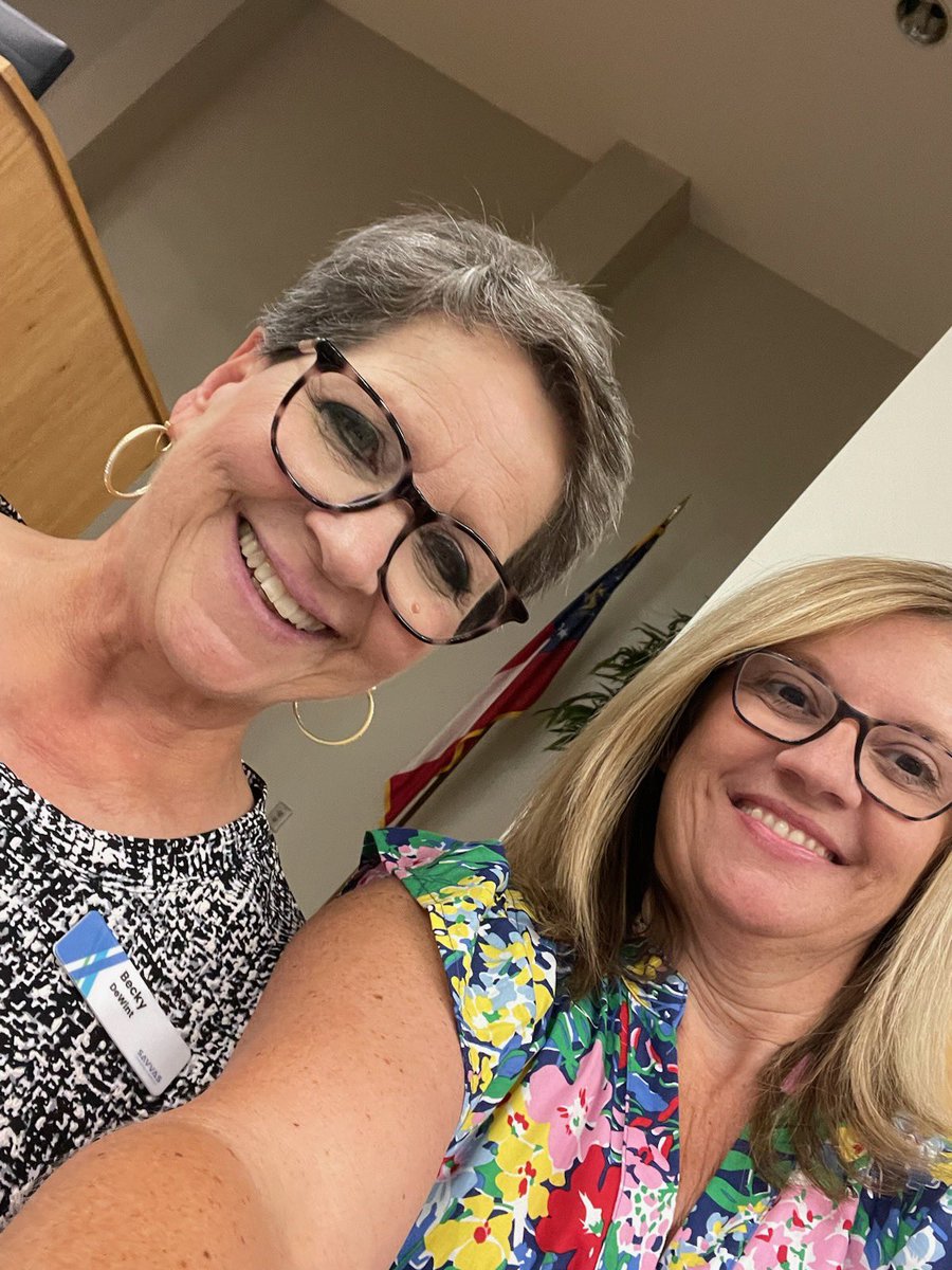 JMOdomElem's tweet photo. JMO loves Mrs Becky!! Thank you for your support with MyView!
#CCSDMyViewSummerPLRocks @ColquittSchools https://t.co/Y7ZtTFMQCC