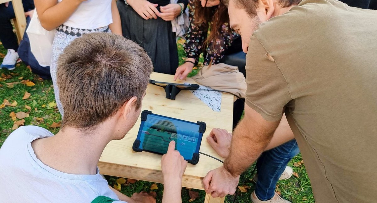 annabeniermann's tweet photo. Unsere Spiele-App @train4science zu #Klimawandel &amp; #Klimaschutz für Unterricht oder #Wisskomm jetzt kostenlos im Play Store➡️ https://t.co/D6j2IdD7Er
Pressemeldung➡️ https://t.co/mdA0ou8TCs 
Entwicklung: @HumboldtUni, @anschlaege_de &amp; @RicoTweet
Ermöglicht durch @ktstiftung #twlz https://t.co/F7RF8PrU4d