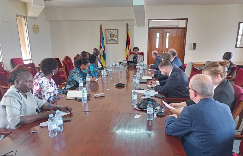 Hon. Amongi Betty has today met with a delegation from the German State of Saxony during which they discussed issues pertaining to safety and hosting of refugees, programmes on Persons with Disabilities, Rights for minorities and Cultural development. @BettyAmongiMP @oliverdd