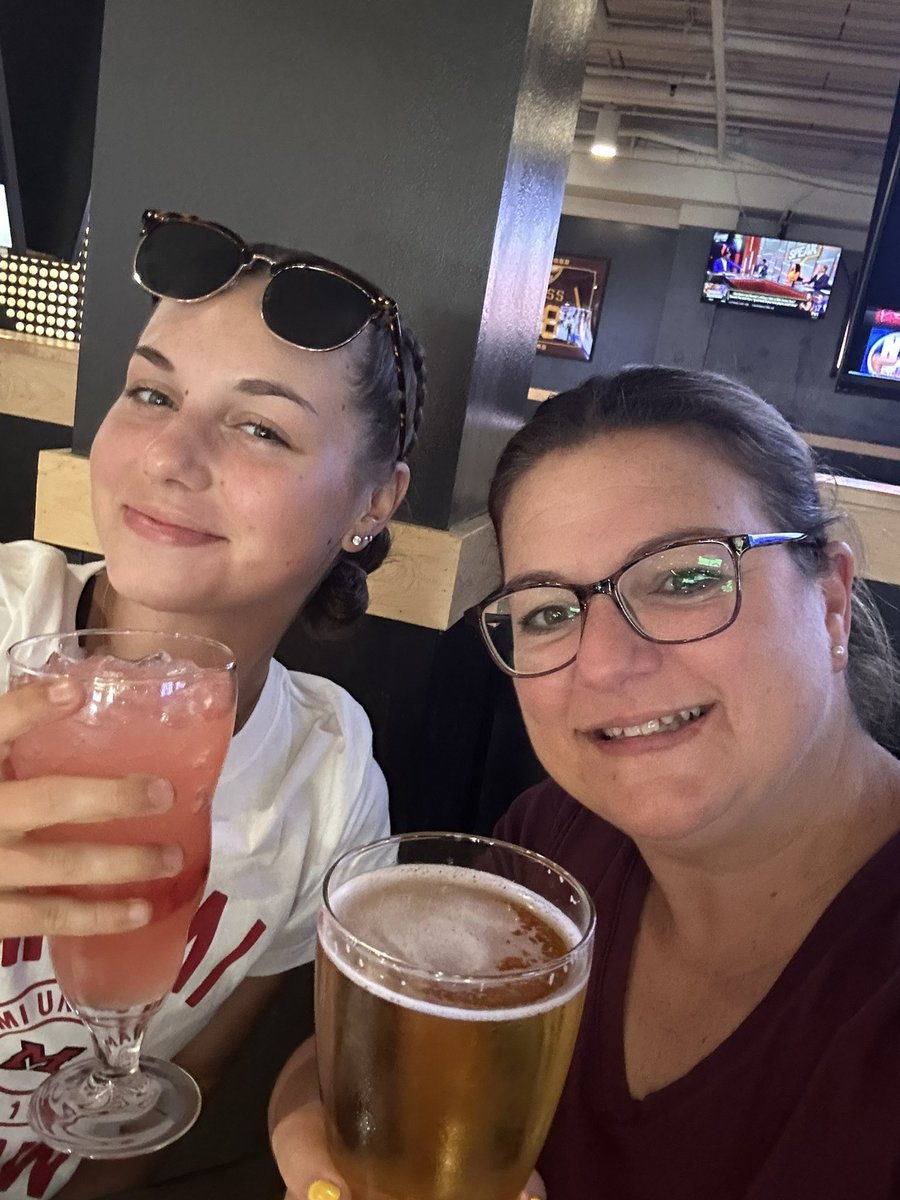 Girls Trip ❤️ One of four camps+visit for the summer! Lots of laughs made during this trip to Miami, Ohio ✈️ 
Love you Mom 😁
@Coach2K_Miami <a href="/MiamiOH_SB/">Miami Softball</a> <a href="/SBRRetweets/">Softball Recruiting Reposts</a> <a href="/GoMVBSoftball/">Athlete Recruiting Promotion - Softball</a> <a href="/BoostSoftball/">Recruiting Boost Softball</a> <a href="/FastpitchAthRec/">Fastpitch Athlete Recruits</a>