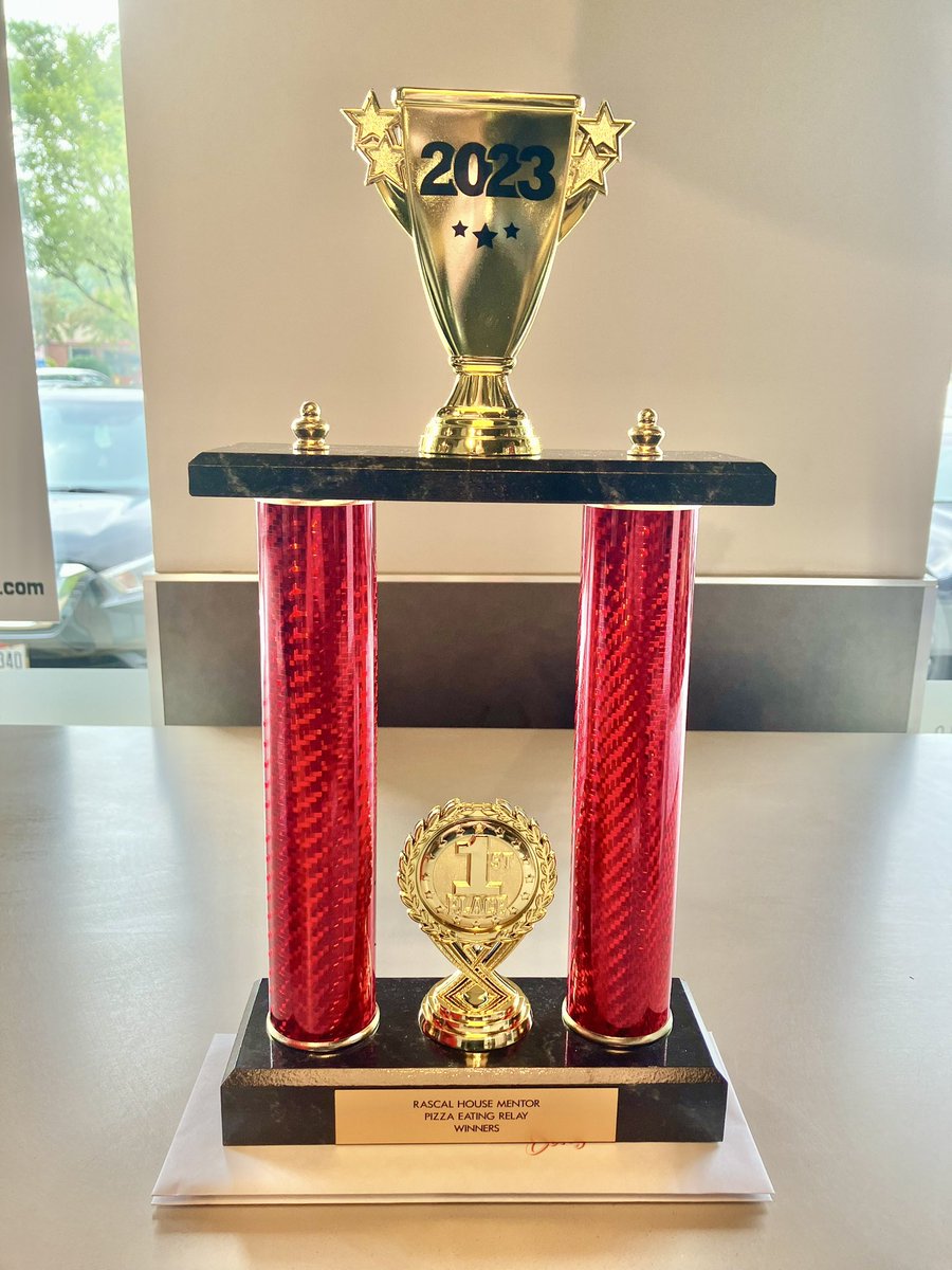 Honored to serve as a celebrity judge for the Rascal House Pizza 🍕 Eating Relay in Mentor with Treasurer Michael Zuren! Congratulations 🎉 to the Kirtland Police Department on winning first place 🥇 and great job by all the teams! <a href="/KirtlandPolice/">Kirtland Police Department</a> <a href="/rascaltweeter/">Rascal House</a> <a href="/NikoFrangos/">RascalHouse CO-Niko</a>