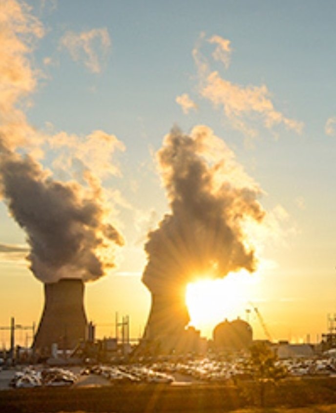 Rleeatlga's tweet photo. @dorfman_p @NoNukeBailouts HEY !
That's not smoke, that's the Savannah River consumed by dirty Vogtle Vortexes 1&amp;2. Much other water is taken, chemicalized, heated, and put back in the river. If Vortex 3&amp;4 ever operate, more water will be taken -some rains back. Dead fish-who cares? https://t.co/bPLGOifZMI https://t.co/1nk04ZHAlB