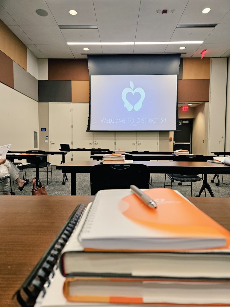 Mrs. Scolire tweet media