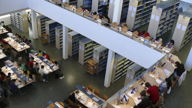 diarioeduca's tweet photo. ACTUALIDAD | Aneca se prepara para comenzar cambios en el sistema de acreditación del personal docente e investigador https://t.co/2RIQ58MmvV https://t.co/dyabz9NOqY