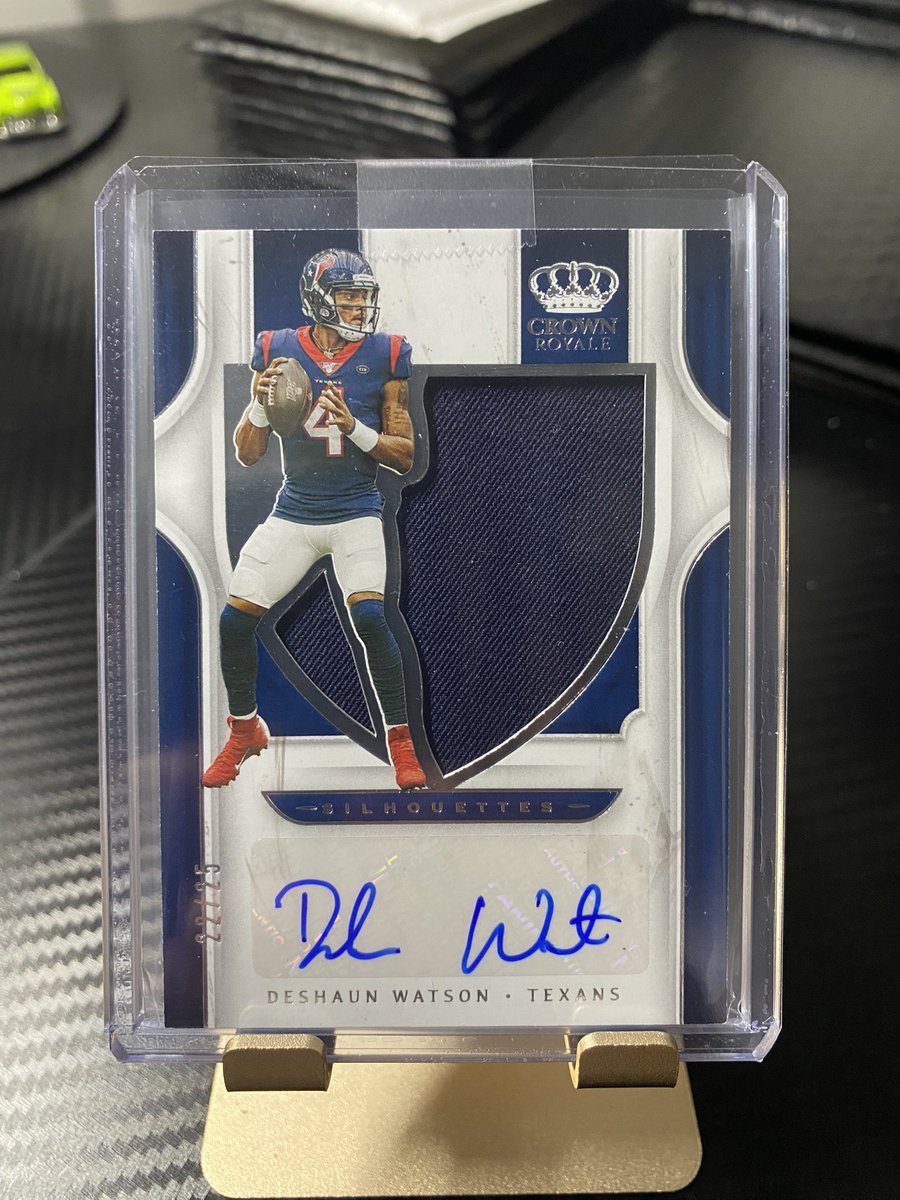 2019 crown royale Deshaun Watson player worn patch auto /25 
$105 shipped 
@sports_sell https://t.co/ZfONKZwRUo