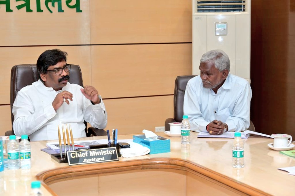 एकलव्य और आश्रम विद्यालय को KGRGS की तर्ज पर चलाने की दिशा में तैयार करें योजना: हेमंत सोरेन -Prepare a plan to run Eklavya and Ashram schools on the lines of KGRGS: Hemant Soren